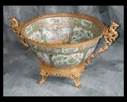 Chinese Rose Medallion Centerpiece